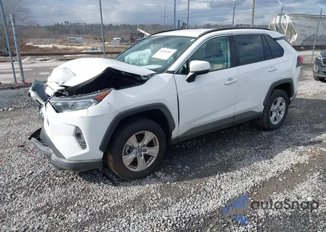 2021 Toyota Rav4 Xle z USA, uszkodzony, nr VIN 2T3W1RFV0MC103243